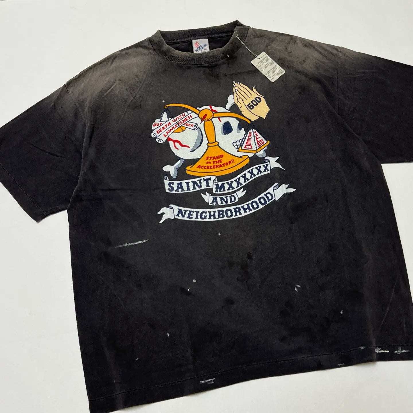 SAINT Mxxxxxx × NEIGHBORHOOD STHD . SS TEE PRAY/BLK NBHD Shinsuke Takizawa co-branded model Praying scale tee Washed black S-XL SAINT HOOD theme co-branded capsule series Garment dyeing Rewashing water fading Destroying graffiti Simulating natural distressed effect Top printing technology Washing treatment Correct version Customized joint main mark/wash mark/cherub mark
